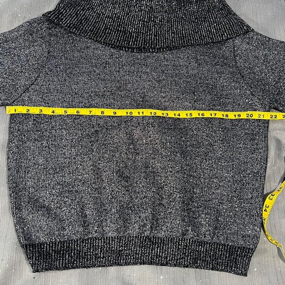 Vintage BFA Classics Metallic Shimmery Silver & Black Turtle Neck Sweater Size M - Picture 6 of 8